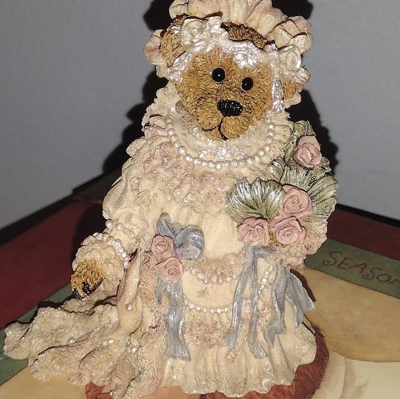 Boyds Bears Other - Boyds Bears #227712 " Bailey..The Bride" Very retired, 1999  wedding, romance